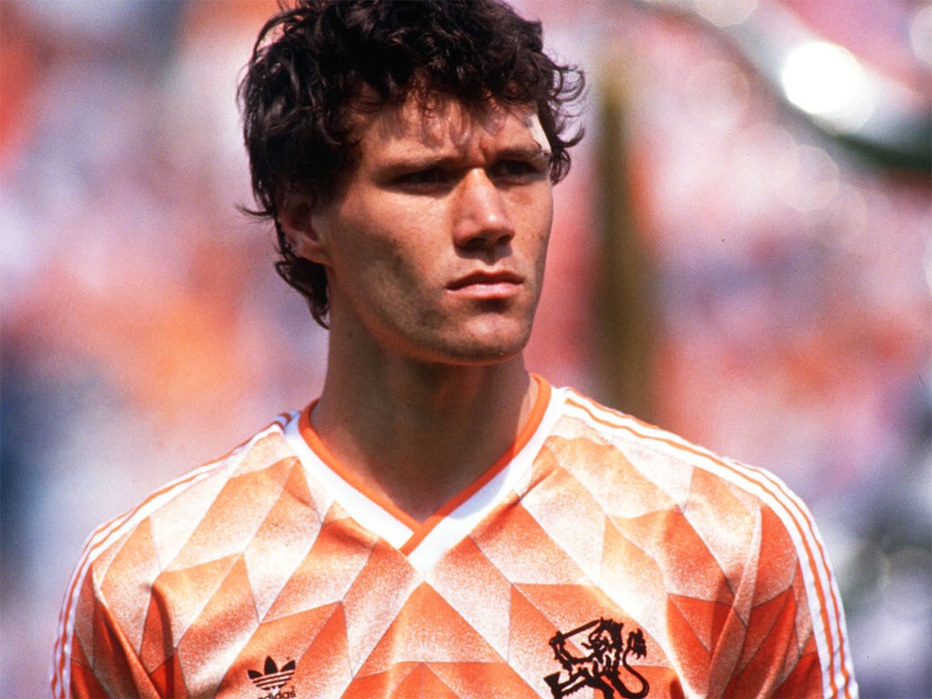 van basten, Gesti che fanno la storia: Van Basten e quella rovesciata perfetta!