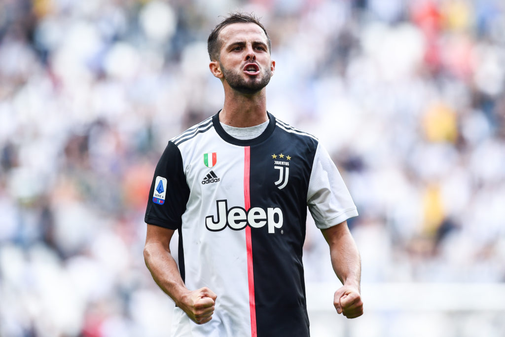 pjanic, Pjanic sui social lancia un messaggio sul suo futuro